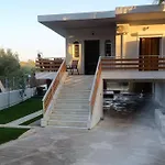 House With A Pool, 2\' From The Beach