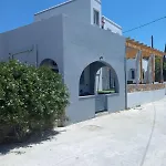 Κυκλαδίτικη Βίλα Στην Παραλία Αντώνηδες, Κύθνου