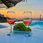 Oinos Luxury Suites