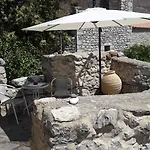 Πέτρινο Σπίτι-Stone House