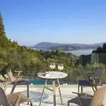 Villas Harriet - With Sea View And Near The Sea