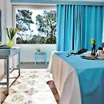 Pine Trees Art Hotel
