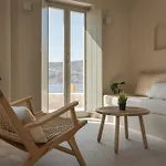 Yerma Suites Limeni