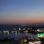Vouliagmeni Panoramic 200M2 Rooftop & 25M2 Loft