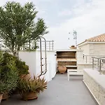 Contemporary Maisonette With Sea View Roof Terrace