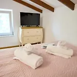 Cozy Sofita In Chios Island