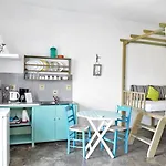 Mantos Rooms 1