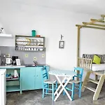 Mantos Rooms 1