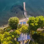 Flisvos Seaside Apartments