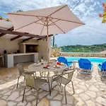 Loggos Seaview Cottage With Private Pool By Konnect