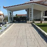 D & K Vacation Villa Anavissos