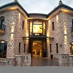 Chateau Rond Boutique Hotel & Spa