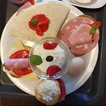 Adriani Inn