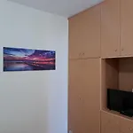 Poly\'S House