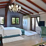 Pool Villa Desmira