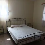Ελαιώνας Και Θάλασσα