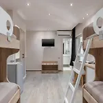 Piraeus City Hotel
