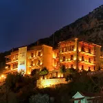 Alpen House Hotel & Suites