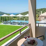 Neoma Luxury Residence - Adults Only
