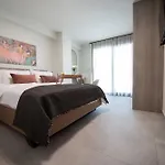 N & M Suites