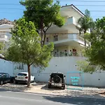 Villa Costa Luca In Vouliagmeni