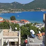 Theodora\'S Bay View Apartment