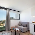 Rea Apartments