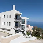 Rea Apartments