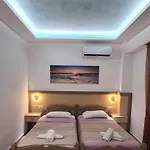 Luis Apartments