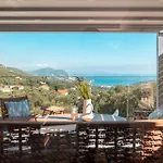 Goldeneye Luxury Villas