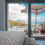 Goldeneye Luxury Villas