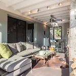 Deluxe Villa By White Hills Outdoor Hot Tub