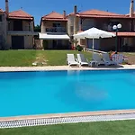 Blue Pastel-Cliffside Villa, Shared Pool, Wild Sandy Beach Nearby