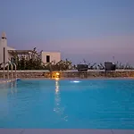 Kastro Seaview Pool Suites