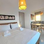 Sirene Beachfront Central Apartment Near Airport