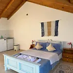 Filoxenia Studio 8