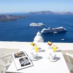 Pantelia Suites