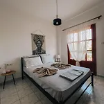 Zoe\'S Apartment