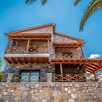 Villa Gaia With Private Pool
