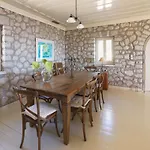 Urania Luxury Villa Geofos