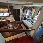 Akis House