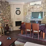 Akis House
