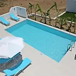 Xenos Villa 6 With A Private Pool Near The Sea