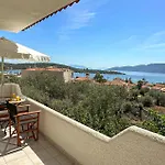 Nice Apartment In Korfos, Korinthos With Wifi