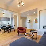 City-Center Sea View Apartment