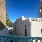 Sarai House - Steps Away From Panagia Portaitissa