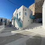 Sarai House - Steps Away From Panagia Portaitissa