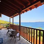 Beachfront Villa With Huge Garden, 3Br, Halkidiki