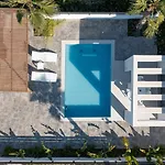 Villa Salty Sun 1