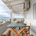 Central Apartment On Lionsquare With Sea And City View